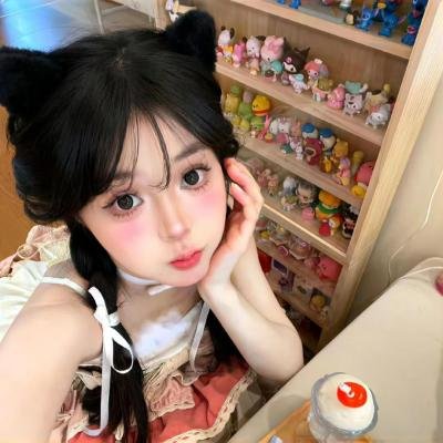 绿衣女子